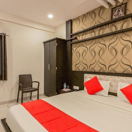 Oyo Flagship 19196 Shree Sai Niladri Residency เชอร์ดี ภายนอก รูปภาพ