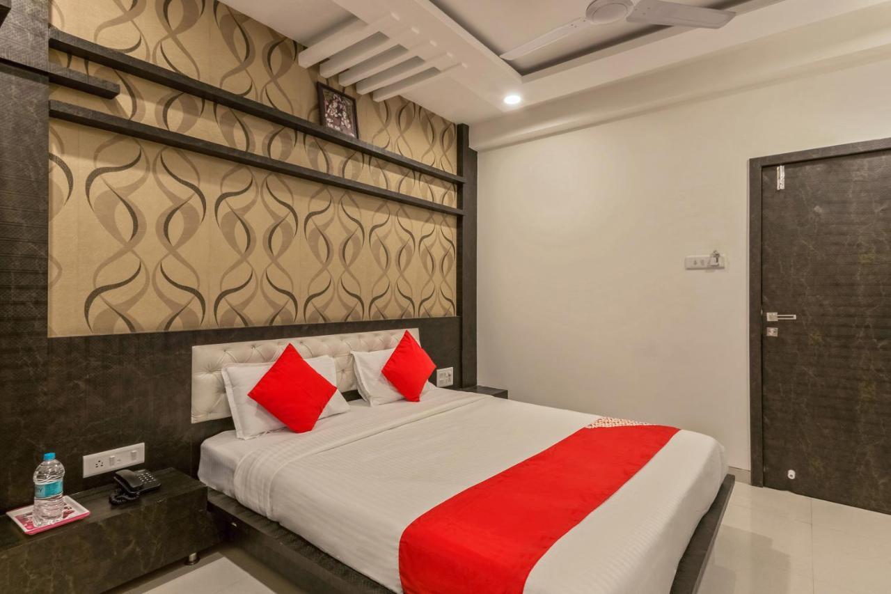 Oyo Flagship 19196 Shree Sai Niladri Residency เชอร์ดี ภายนอก รูปภาพ
