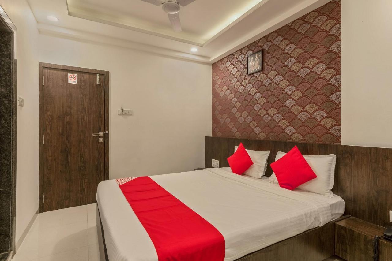 Oyo Flagship 19196 Shree Sai Niladri Residency เชอร์ดี ภายนอก รูปภาพ